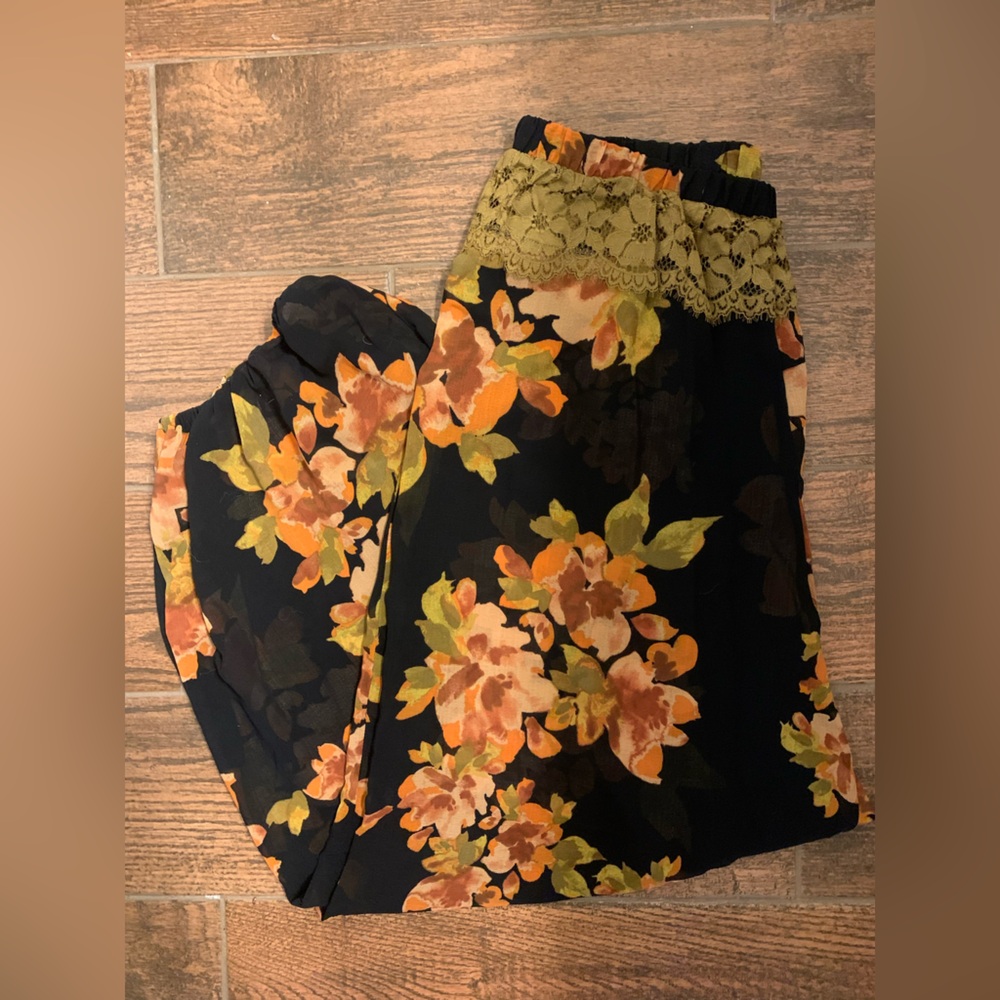 Sheer floral Free People lounge pants 🌼